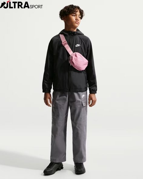 Вітровка дитяча Nike Sportswear Windrunner Big Kids' Hooded Repel Jacket IF2821-010 ціна