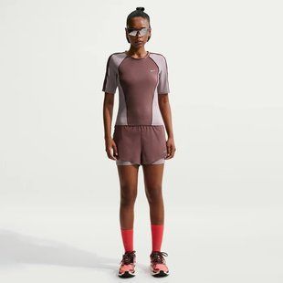 Женская футболка Nike Swift IQ0173-502 цена