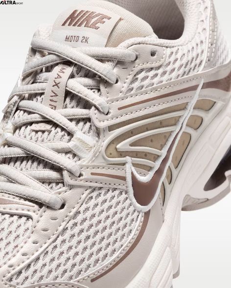 Детские кроссовки NIKE AIR MAX MOTO 2K (GS) IQ9430-200 цена