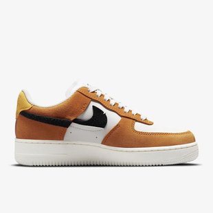 Кросівки жіночі Nike Air Force 1 Lxx DQ0858-100 ціна