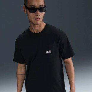 Футболка чоловіча NIKE U NSW TEE M90 SNKR PTCH PKT 2 IB1382-010 ціна