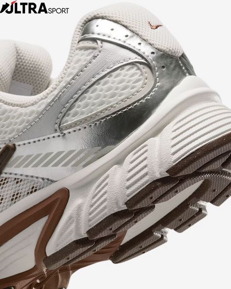 Кросівки жіночі Nike W NIKE V5 RNR HQ7901-102 ціна